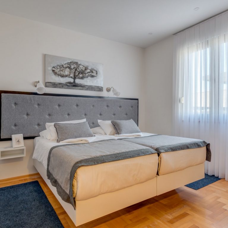 Classic Double/Twin Room - Yard View 01